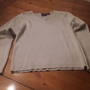 Tailor B. Moss Cream V-Neck Sweater